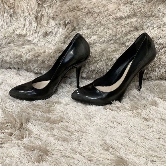 Authentic pre loved Gucci stilettos - Picture 3 of 16